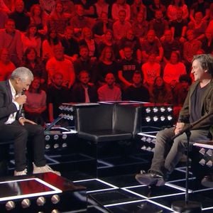 Emma Peters, Nagui et Thomas Dutronc sur le plateau de Taratata - France 2 (Capture d'écran).