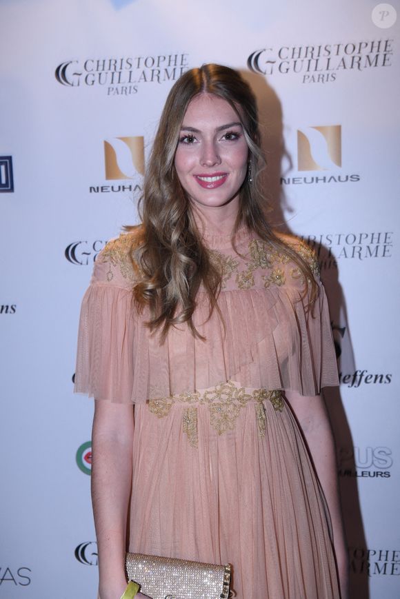 C'est Agathe Cauet, Miss Nord-Pas-de-Calais 2022 et première dauphine de Miss France 2023, qui représentera la France à Miss Monde 2025.

Agathe Cauet, première dauphine Miss France 2023 au défilé Christophe Guillarmé prêt-à-porter automne-hiver 2023/2024 lors de la Fashion Week de Paris (PFW) au Balajo à Paris le 1er mars 2023. © Rachid Bellak / Bestimage