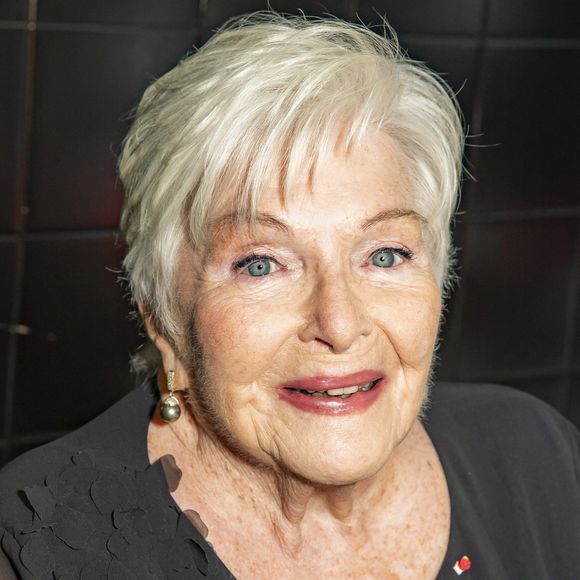 Exclusif - Line Renaud - Backstage de l'enregistrement de l'émission "On est presque en direct" (OEED), présentée par L.Ruquier, et diffusée sur France 2 le 21 novembre 2020
© Jack Tribeca / Bestimage