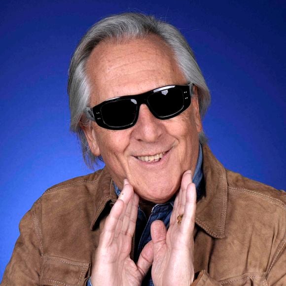 Gilbert Montagne pose lors d'une séance de portrait à Paris, France, le 20 octobre 2022. Photo par VIM/ABACAPRESS.COM