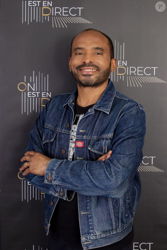 Exclusif - Ali Rebeihi (France 2 et France Inter) - Backstage de l'enregistrement de l'émission "On Est En Direct" (OEED), Spéciale 100 ans de la radio, présentée par L.Ruquier, diffusée sur France 2 le 8 mai © Jack Tribeca / Bestimage