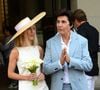 Jean-Luc Lahaye s'est marié avec Paola

Les jeunes mariés, Jean-Luc Lahaye et sa femme Paola (Lahaye-Aubin) à la sortie de la mairie du 18ème arrondissement de Paris - J.L.Lahaye s'est marié en secondes noces avec sa compagne P.Aubin à la mairie du 18ème arrondissement de Paris ©Agence / Bestimage