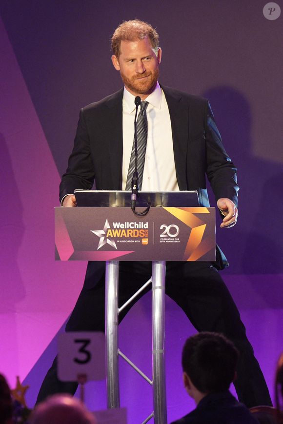 Le duc de Sussex prend la parole lors de la cérémonie annuelle des WellChild Awards, qui célèbre les réalisations et la résilience des jeunes gravement malades et de leurs familles, à l'hôtel Royal Lancaster de Londres. © Chown Aaron/PA Photos/ABACA