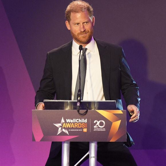Le duc de Sussex prend la parole lors de la cérémonie annuelle des WellChild Awards, qui célèbre les réalisations et la résilience des jeunes gravement malades et de leurs familles, à l'hôtel Royal Lancaster de Londres. © Chown Aaron/PA Photos/ABACA