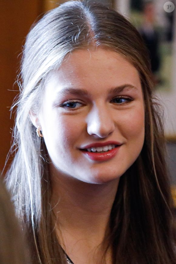 La reine Letizia d'Espagne, le roi Felipe d'Espagne. La princesse Leonor, la princesse Sofia assistent aux audiences royales pour les prix Princesse des Asturies à l'hôtel reconquista le 25 octobre 2024 à Madrid, Espagne par Archie Andrews/ABACAPRESS.COM