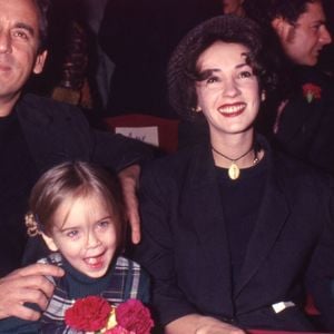 Thierry Ardisson avec Béatrice Loustalan et ses deux filles, Manon et Ninon.
© Rindoff-Garcia / Bestimage