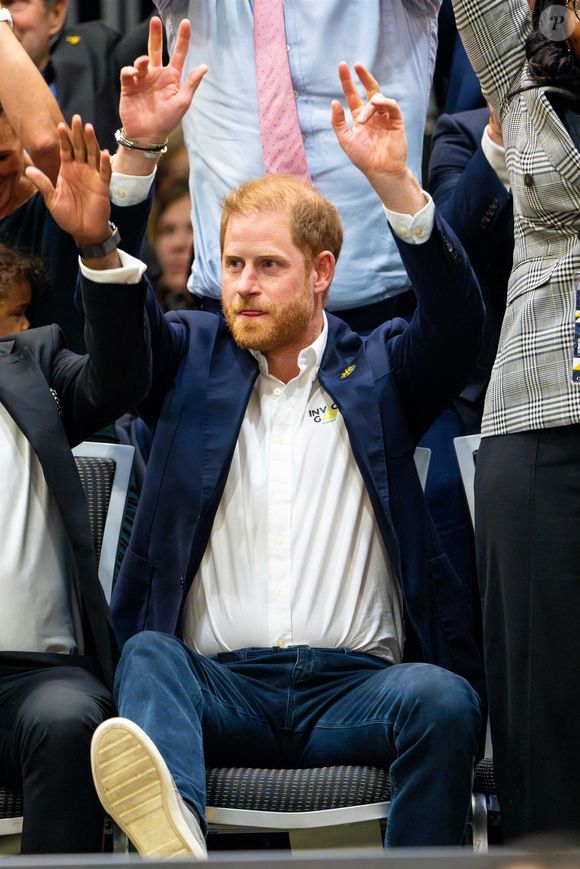 Vancouver, CANADA - Le prince Harry, duc de Sussex, assiste à la compétition de volley assis au Centre des congrès de Vancouver lors des Invictus Games Vancouver Whistler 2025. 15 février 2025


Photo : Backgrid USA / Bestimage