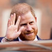 Prince Harry parti sans Meghan en Europe : le souvenir pas anodin qu’il a rapporté à ses enfants Archie et Lilibet fait réagir !