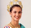 À savoir Valérie Claisse.

Valerie Claisse (Miss France 1994) - Archive - Portrait. JLPPA / Bestimage