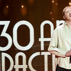 Exclusif - Eddy de Pretto lors de l'enregistrement de la soirée "Les 30 ans du sidaction - la soirée événement" au Grand Rex à Paris diffusée le 23 mars 2024 sur France 2
À l'occasion du week-end du Sidaction, qui aura lieu les 22, 23, 24 mars prochain, et pour célébrer cette édition anniversaire, cette soirée-événement mettra l'espoir à l'honneur. 
L'émission reviendra sur le combat de la pop culture, qui a permis de faire bouger les lignes ces trente dernières années. Accompagnée d'un orchestre symphonique, Line Renaud, en fil rouge de la soirée, sera entourée des fidèles du Sidaction P.Obispo, C.Dechavanne, M.Robin, JP.Gaultier, V. et D.Burki. Ils seront les passeurs d'histoires de cette grande soirée. À leurs côtés, de nombreux artistes se succéderont sur scène.
Des prestations uniques puisque chaque tableau a été conçu et chorégraphié spécialement pour l’occasion.

© Cyril Moreau / Coadic Guirec / Bestimage