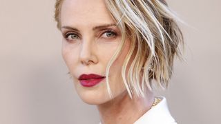 Charlize Theron : après de nombreuses expériences amoureuses, dont une avec Sean Penn, l'actrice affirme ne plus vouloir "vivre avec quelqu’un"