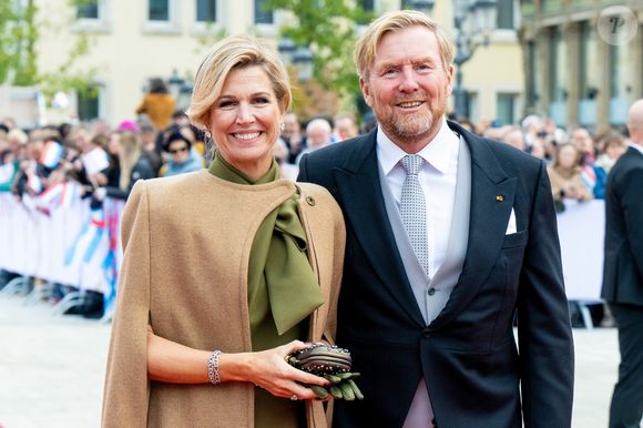 Le roi et son épouse ont adopté un second chien.

Abdication du Grand-Duc Henri de Luxembourg et accession au trône de Son Altesse Royale le Prince héritier Guillaume. Photo by Backgrid USA / Bestimage.