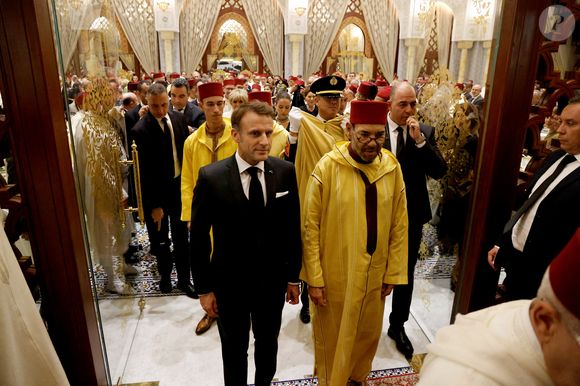 Cet immeuble de quatre étages transformé en hôtel particulier, est situé boulevard Maurice-Barrès à Neuilly-sur-Seine, entre la résidence de l’ambassadrice du Maroc et l’ambassade de Jordanie. 

Le président français Emmanuel Macron (C-L) et le roi du Maroc Mohammed VI (C-R), ainsi que le prince héritier du Maroc Moulay El Hassan (2-L) et des membres de la famille royale, marchent dans le palais royal après un dîner d'État à Rabat le 29 octobre 2024, dans le cadre d'une visite d'État de trois jours du président français au Maroc. © Ludovic Marin/Pool/Bestimage