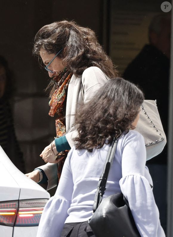 Exclusif - Claudia Stilianopoulos sort de l'hopital Ruber Internacional après avoir rendu visite à son compagnon lee prince Ernst-August de Hanovre suite à son hospitalisation au début du mois d’avril, à Madrid, Espagne, le 14 avril 2025.