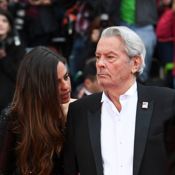 Alain Delon et sa fille Anouchka Delon - Montée des marches du film "A Hidden Life" lors du 72ème Festival International du Film de Cannes, le 19 mai 2019.  © Panoramic / Bestimage