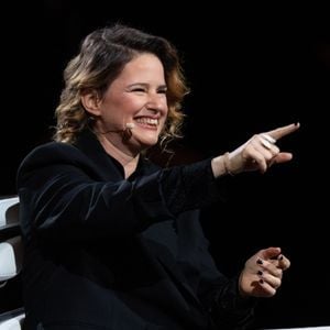 Elodie Poux lors de l'enregistrement de l'émission "La chanson secrète N°14", présentée par Nikos Aliagas et diffusée le 26 décembre sur TF1, à Paris le 9 décembre 2025. © Jacovides-Moreau/Bestimage