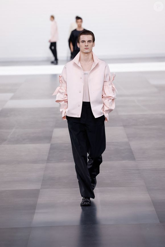 Défilé Dior Homme à l'École-Militaire lors de la semaine de la mode masculine automne/hiver 2025-2026 à Paris, France, le 24 janvier 2025.