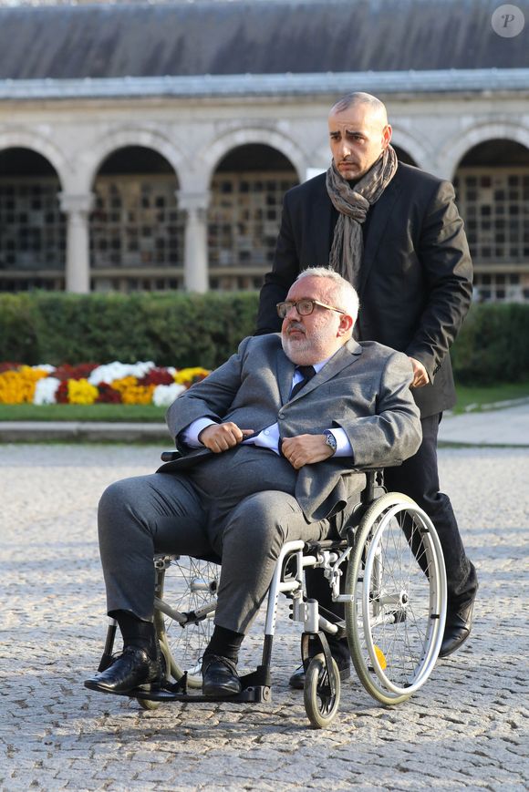 Dominique Farrugia lors des obsèques du journaliste français Philippe Gildas au cimetière du Père Lachaise à Paris, France, le 5 novembre 2018. Photo by ABACAPRESS.COM