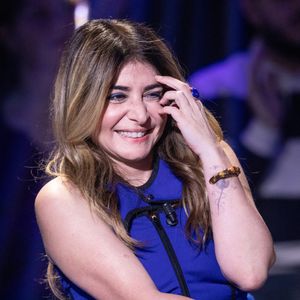 L’émotion est au rendez-vous, Julie Zenatti passant des rires aux larmes pendant l’émission.

Exclusif - Julie Zenatti lors de l'enregistrement de l'émission "La Boîte à secrets", présentée par F.Bollaert et diffusée le 2 janvier 2026 sur France 3, dans les studios du Lendit à Saint-Denis, France, le 1er décembre 2025. © Cyril Moreau/Bestimage