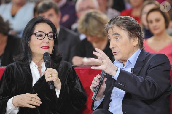 40 ans après, ils s'expliquent sur cette romance manquée

Serge Lama et Nana Mouskouri - Enregistrement de l'emission "Vivement Dimanche" à Paris le 28 Novembre 2012.
© Bestimage