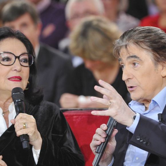 40 ans après, ils s'expliquent sur cette romance manquée

Serge Lama et Nana Mouskouri - Enregistrement de l'emission "Vivement Dimanche" à Paris le 28 Novembre 2012.
© Bestimage