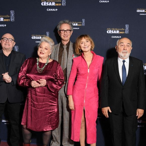 Christian Clavier, Michel Blanc, Josiane Balasko, Thierry Lhermitte, Marie-Anne Chazel, Gérard Jugnot et Bruno Moynot lors de la 46e édition de la cérémonie des César du cinéma à l'Olympia à Paris, France, le 12 mars 2021. Photo by Pascal Le Segretain/Pool/ABACAPRESS.COM