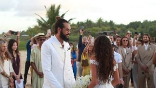 Joakim Noah a 40 ans : grâce à ses millions, le fils de Yannick Noah savoure une retraite dorée aux côtés de la belle Lais