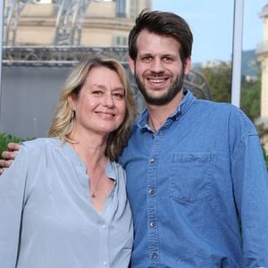 Sur Instagram, il a publié un montage où il apparaît avec Jean-Paul Belmondo
Alessandro Belmondo et Luana Belmondo au photocall de la cérémonie de clôture de de la 5ème édition du Festival du Cinéma Français & Gastronomie (7ème art et gastronomie), à à Aix-les-Bains, France, le 6 juin 2026. © Denis Guignebourg/Bestimage