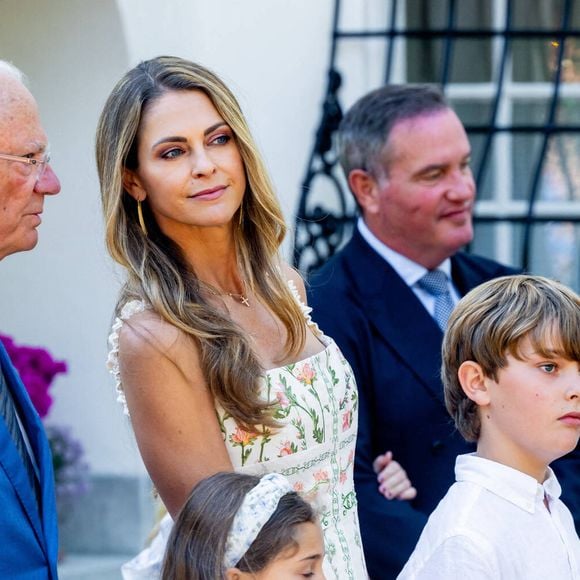 Le roi Carl Gustav, la princesse Madeleine,  Chris O´Neill, le prince Nicolas, la princesse Adrienne au palais Solliden sur l'île de Oland, à l'occasion du 47ème anniversaire de la princesse héritière le 14 juillet 2024. © Dana Press / Bestimage