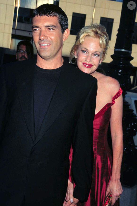 L’acteur parle même de son ex comme d’une "amie pour la vie".

Antonio Banderas et Melanie Griffith - Première du film "Le masque de Zorro" à Los Angeles. Photo par Bestimage