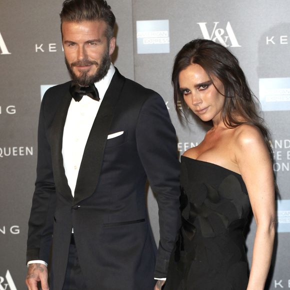 David Beckham et sa femme Victoria Beckham - Photocall du gala "Alexander McQueen : Savage Beauty" au Victoria and Albert Museum à Londres, le 12 mars 2015. Photo par Action Press / Bestimage