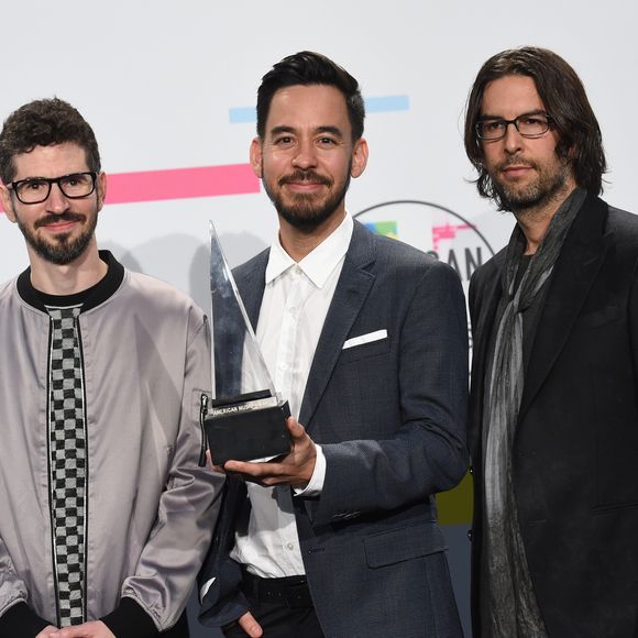 Un célèbre groupe des années 2000 va animer la finale de la Ligue des champions

Le groupe Linkin Park (Brad Delson, Mike Shinoda, Rob Bourdon) à la soirée American Music awards au théâtre Microsoft à Los Angeles. © Chris Delmas/Bestimage
