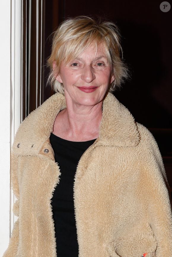 Il s'agit, ont-ils confié, de Sophie Mounicot !

Exclusif - Sophie Mounicot - Générale de la pièce "La Joconde parle enfin" écrite par L. Ruquier au théâtre de l'oeuvre à Paris, France, le 04 avril 2024. © Christophe Clovis / Bestimage