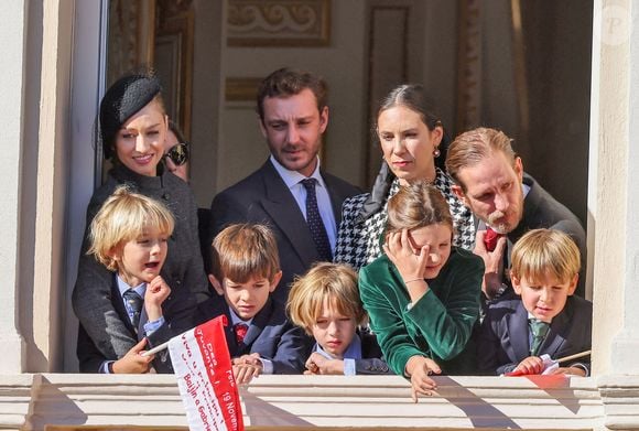 Pierre Casiraghi, la princesse Caroline de Hanovre, Beatrice Borromeo, Francesco Carlo Albert Casiraghi, Stefano Ercole Carlo Casiraghi, Balthazar Casiraghi-Rassam, Andrea Casiraghi, Tatiana Santo Domingoi, India Casiraghi et Maximilian Casiraghi - La famille princière de Monaco au balcon du palais, à l'occasion de la Fête Nationale de Monaco, le 19 novembre 2024. © Jacovides-Bebert/Bestimage