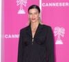 Son nouveau spectacle sera présenté à Paris du 8 octobre au 8 novembre 2026, avant une tournée en France et en Belgique.

Fauve Hautot assiste à la cérémonie de clôture du 8e Festival Canneseries sur le tapis rose. Cannes, France, le 29 avril 2025. Photo : Shootpix/ABACAPRESS.COM