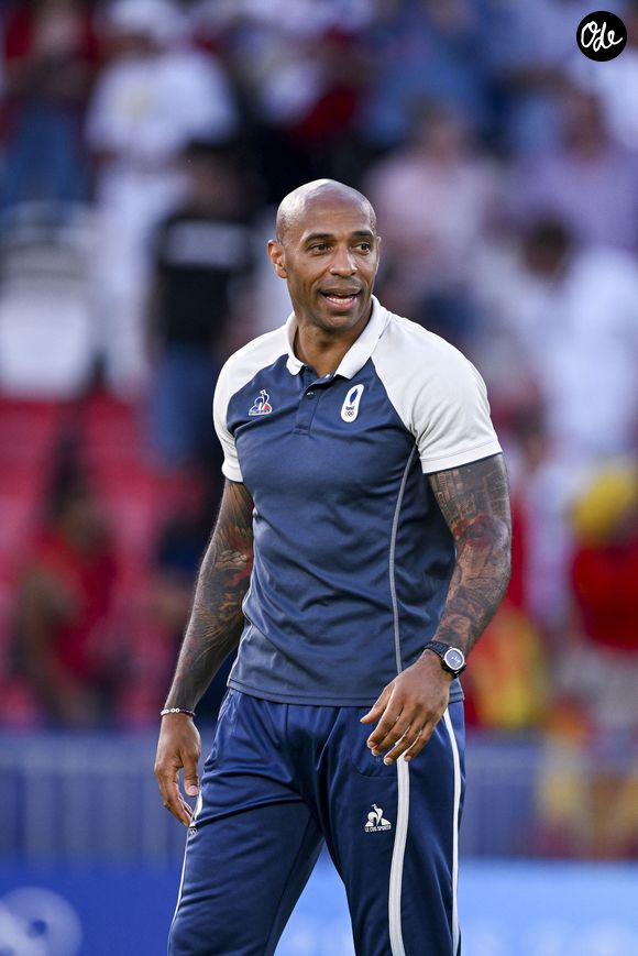 Le champion du monde 1998 a même dessiné sa propre ligne exclusive

Thierry Henry lors de la finale qui oppose la France à l’Espagne (3-5) pour les Jeux Olympiques au Parc des Princes à Paris, le 9 aout 2024. © Jacovides-Perusseau / Bestimage