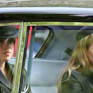 La princesse Eugenie d’York et la princesse Beatrice d’York - Sorties du service funéraire à l'Abbaye de Westminster pour les funérailles d'Etat de la reine Elizabeth II d'Angleterre, à Londres, Royaume Uni, le 19 septembnre 2022.