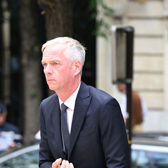 Dans l'émission "On refait la télé" sur RTL en 2024 comme l'a rapporté "Télé-Loisirs", l'intéressé a révélé avoir déjà perçu par erreur certaines primes de TF1 à cause d'un homonyme !

Julien Arnaud - Arrivées aux obsèques de Nonce Paolini en l'église Saint-Honoré-d'Eylau, 66 bis, avenue Raymond-Poincaré à Paris, France, le 23 juillet 2024.