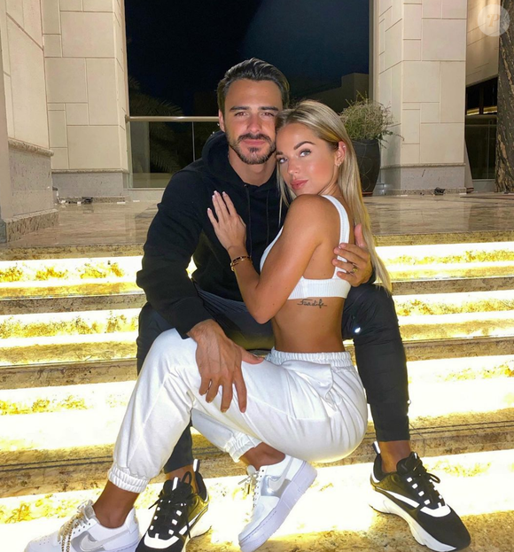 Ils ont cependant fait le choix de laisser leur chienne Maya sur place en évoquant des démarches administratives trop complexes.

Benjamin Samat et Maddy Burciaga toujours aussi amoureux