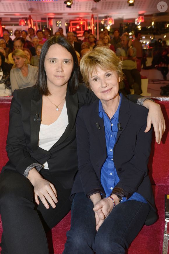 Miou-Miou et sa fille Jeanne Herry - Enregistrement de l'émission "Vivement Dimanche" à Paris le 4 Fevrier 2015. L'émission sera diffusée le 08 Fevrier. Invité principal Miou-Miou COADIC GUIREC / BESTIMAGE