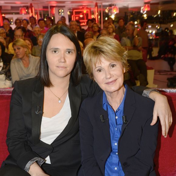 Miou-Miou et sa fille Jeanne Herry - Enregistrement de l'émission "Vivement Dimanche" à Paris le 4 Fevrier 2015. L'émission sera diffusée le 08 Fevrier. Invité principal Miou-Miou COADIC GUIREC / BESTIMAGE