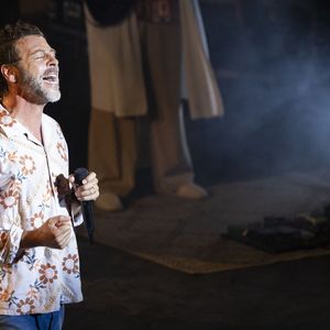 Exclusif - Christophe Maé - Christophe Maé, à l'occasion de sa tournée « Carnet de voyage », en concert au Théâtre de verdure lors du 40e Festival de Ramatuelle. Le 1er août 2024
© Cyril Bruneau / Festival de Ramatuelle / Bestimage