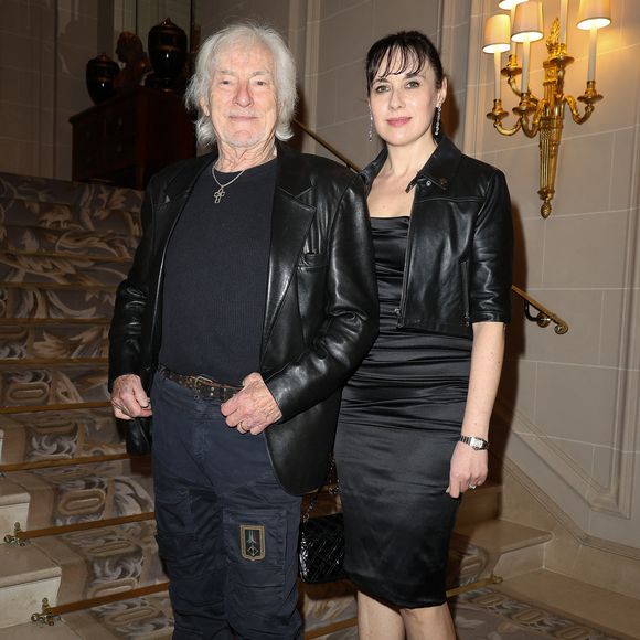 Hugues Aufray et Murielle Aufray lors de la soirée de gala pour la fondation de la recherche en physiologie, les Stethos, au George V à Paris le 18 mars 2024.
© Coadic Guirec / Bestimage