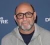 Humoriste et comédien reconnu en France, Kad Merad tend de plus en plus vers une vie plus simple et calme. 

Kad Merad - Avant-première du film "Les héros du Louvre" au cinéma L'Arlequin à Paris. © Coadic Guirec/Bestimage