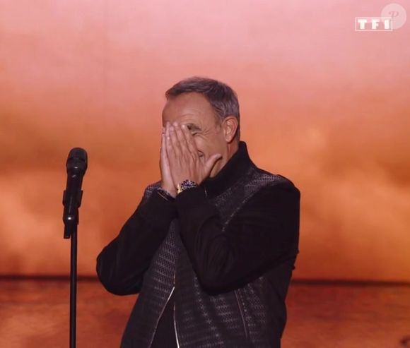 La production de The Voice a encore surpris tout le monde.

Nikos Aliagas sur le plateau de l'émission "The Voice"