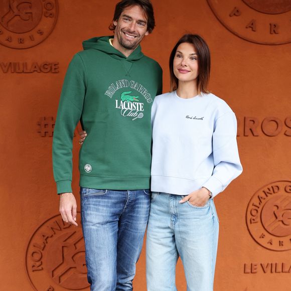 Un événement plein d'amour qu'Alice Detollenaere a pris plaisir à partager sur Instagram.

Camille Lacourt et sa compagne Alice Detollenaere - Célébrités au village des Internationaux de France de tennis de Roland Garros 2024 à Paris le 2 juin 2024.

© Jacovides / Moreau / Bestimage
