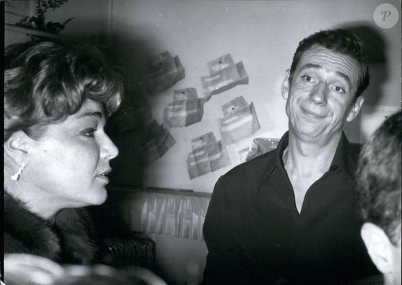 14 novembre 1962 – Yves Montand et son épouse Simone Signoret, à gauche. (Crédit image : © Keystone Press Agency/Keystone USA via ZUMAPRESS.com)