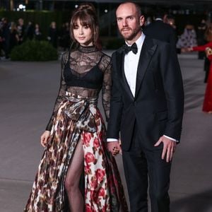 Lily Collins et son mari Charlie McDowell arrivent à la seconde édition du gala de l'Academy Museum of Motion Pictures présentée par Rolex, qui se tient à l'Academy Museum of Motion Pictures à Los Angeles le 15 octobre 2022. Crédit photo : Xavier Collin/Image Press Agency/ABACAPRESS.COM