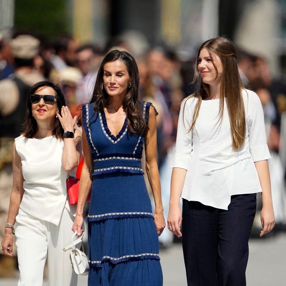 La reine Letizia d'Espagne et l'infante Sofia d'Espagne - Le roi Felipe VI d’Espagne remet à la princesse des Asturies, la princesse Leonor, la Grand-Croix du Mérite Naval avec Distinctif Blanc, à Marín, le 16 juillet 2025 @LALO YASKY / BESTIMAGE