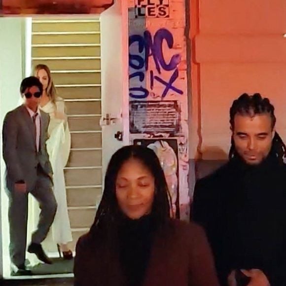 Etant tous les deux engagées, Angelina Jolie et le jeune homme ont plusieurs fois été aperçus ensemble lors de grands événements. Mais les intéressés seraient... Simplement amis !

Exclusif - Le rappeur Akala sort de l'Atelier Jolie et alimente ainsi la rumeur de romance entre lui et Angelina Jolie le 5 octobre 2024.
